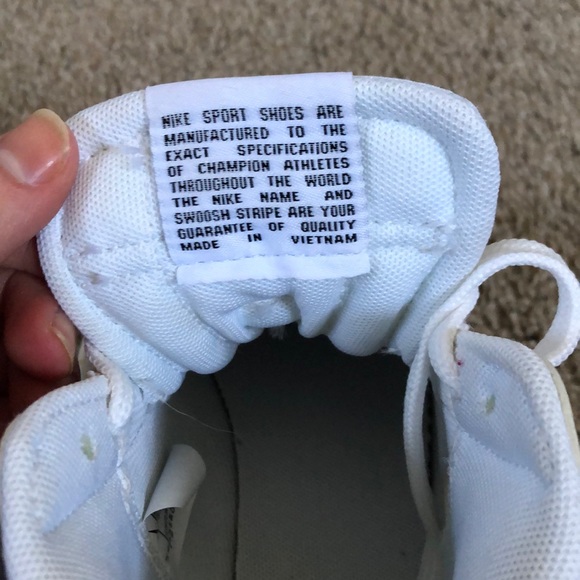 very cute! tried on once and they were way too small! no stains! - Picture 3 of 4